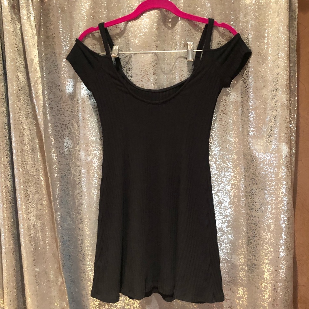 Black Cold Shoulder Knit Ribbed Dress - Picture 5 of 7